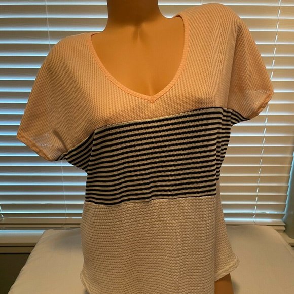 NWT DAYTRIP BUCKLE PEACH/WHITE COLOR BLOCK WAFFLE TOP MEDIUM - Picture 1 of 6
